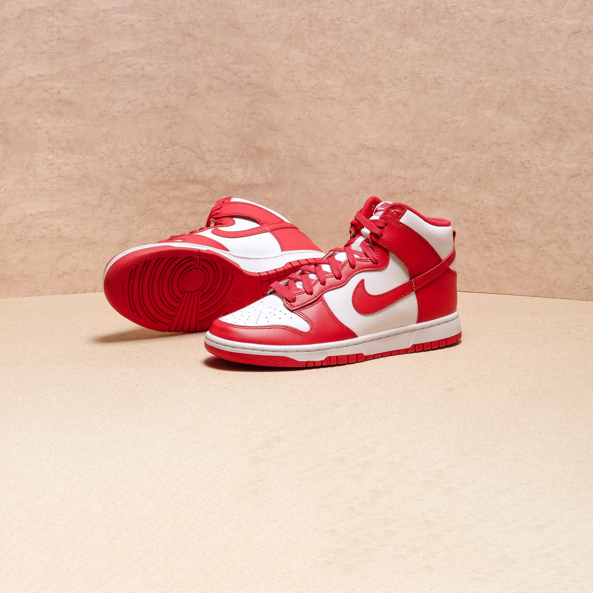 Nike Dunk High Retro “Championship White Red” – The Darkside 