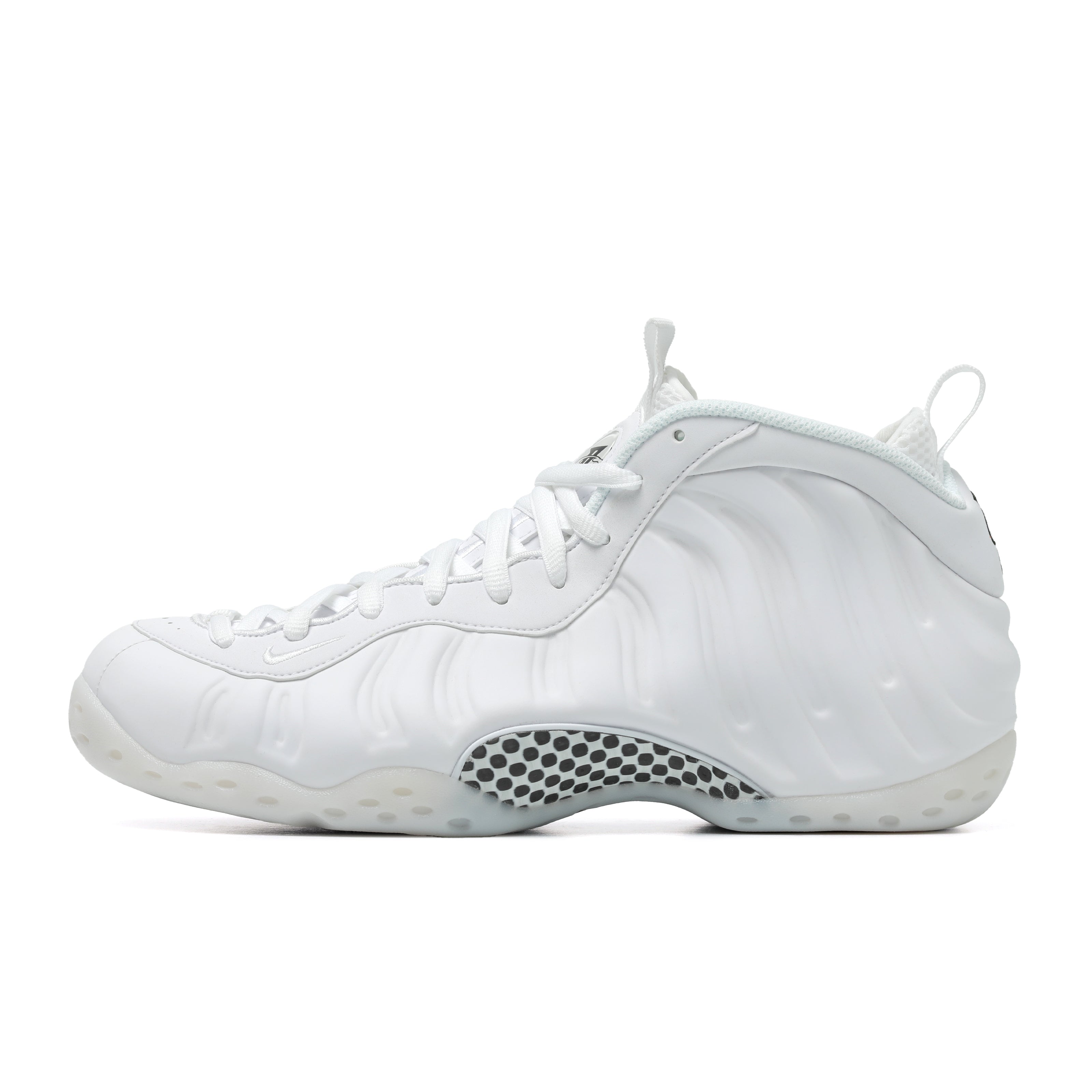 Nike Foamposite ホワイト Nike Air Foamposite One 'Triple White' – DTLR